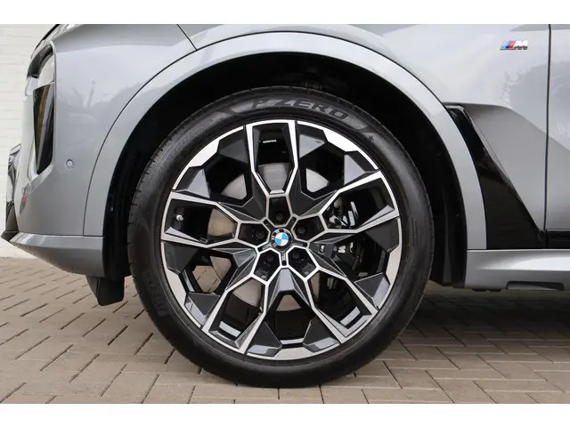 BMW X7 xDrive40i 2023 Benzine 6