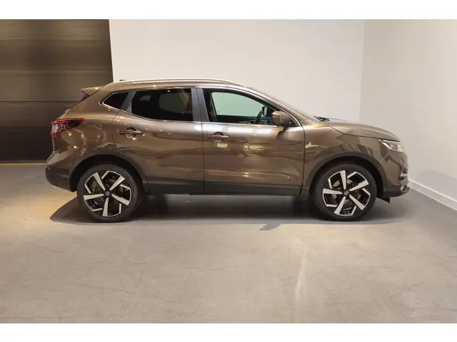 Nissan QASHQAI 1.3 DIG-T Premium Edition 2021 Benzine 4