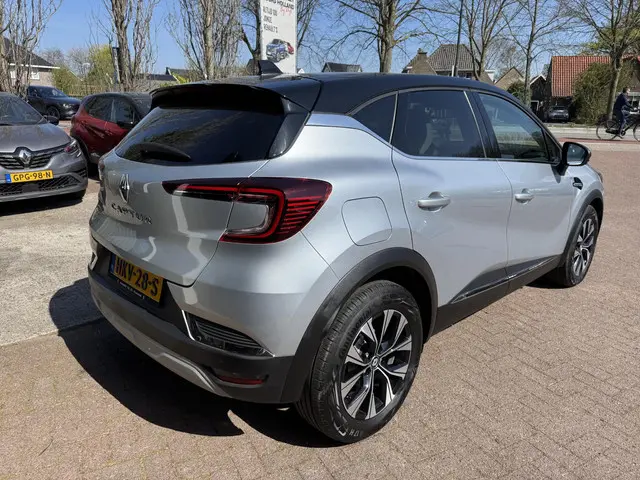 Renault Captur 1.3 TCe 140pk EDC Techno 2024 Benzine 5
