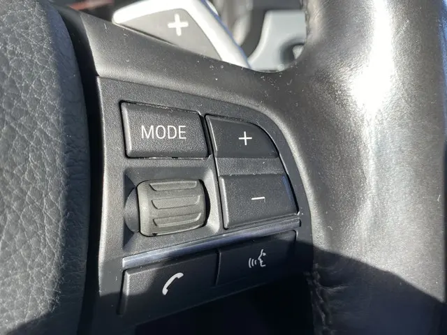 BMW 5 Serie Touring 520i 2013 Benzine 31