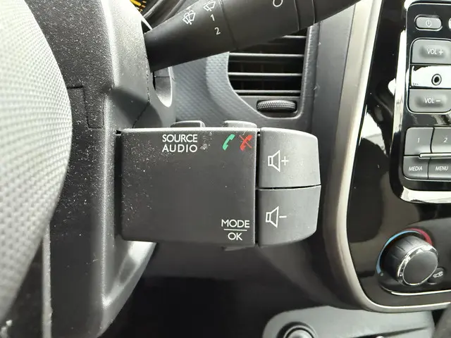 Renault Captur 0.9 TCe Expression 2013 Benzine 23