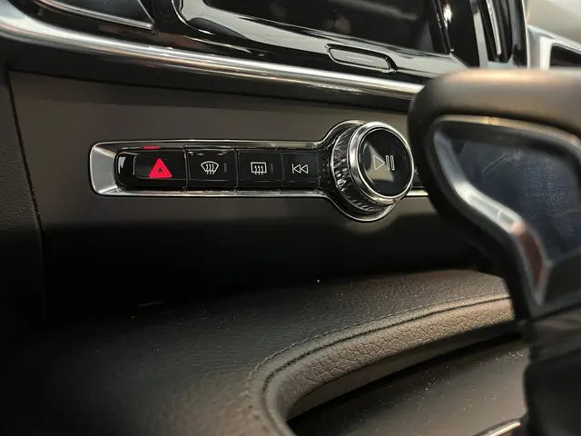 Volvo S90 T5 Momentum Intro Line 2017 Benzine 17