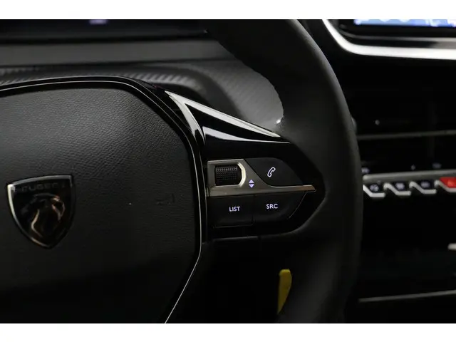 Peugeot 208 PureTech 100 Allure 2024 Benzine 29