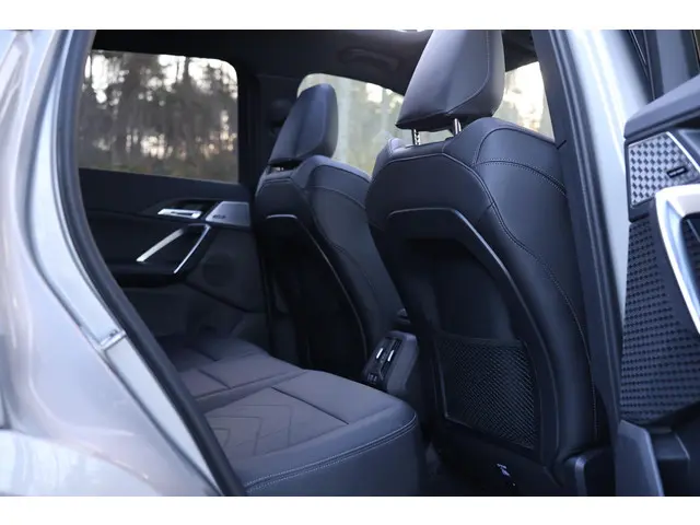 BMW X1 xDrive30e 2023 Hybride Benzine 16