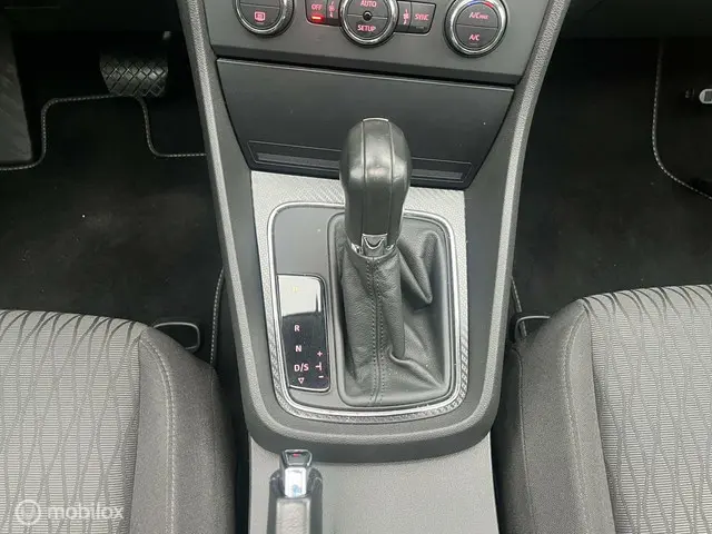 SEAT Leon FR TSI/DSG/PANO/LED/ 2013 Benzine 15