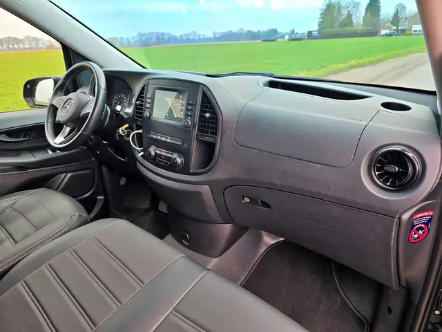 Mercedes-Benz Vito 116 CDI Extra Lang DC 2023 Diesel 11