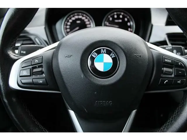 BMW X1 sDrive20i VDL Nedcar Edition 2020 2020 Benzine 19