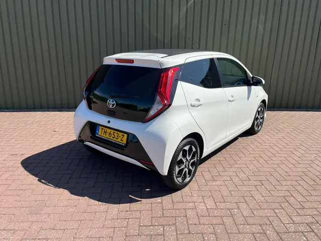 Toyota Aygo 1.0 VVT-i x-first 2018 Benzine 11