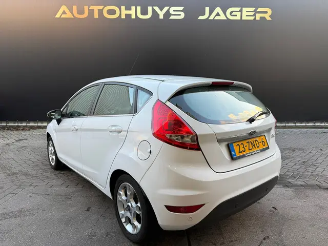 Ford Fiesta 1.25 Titanium 2013 Benzine 2