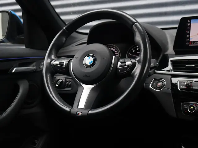 BMW X1 sDrive18i 2021 Benzine 16