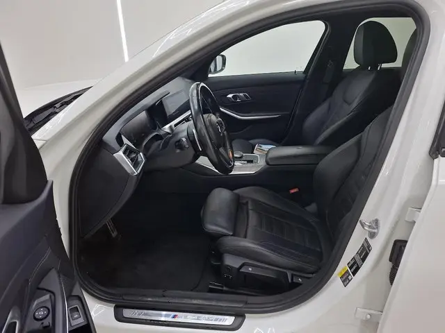 BMW 3 Serie TOURING 330e M-SPORT 2021 Hybride Benzine 5