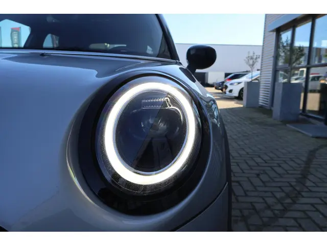 MINI Cooper Mini 1.5 Camden Edition 2023 Benzine 21