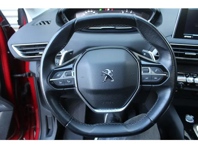 Peugeot 3008 1.2 PureTech Première 2017 Benzine 17