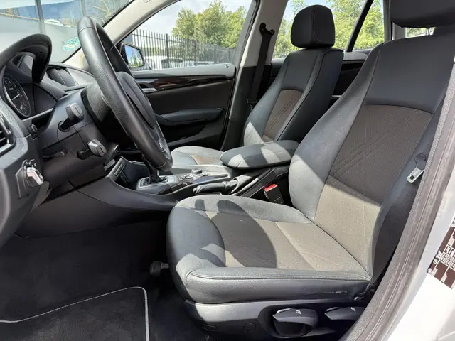 BMW X1 sDrive20i Business 2014 Benzine 6