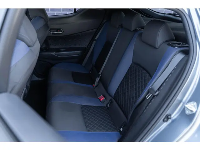 Toyota C-HR 2.0 Hybrid Bi-Tone 2020 Hybride Benzine 25