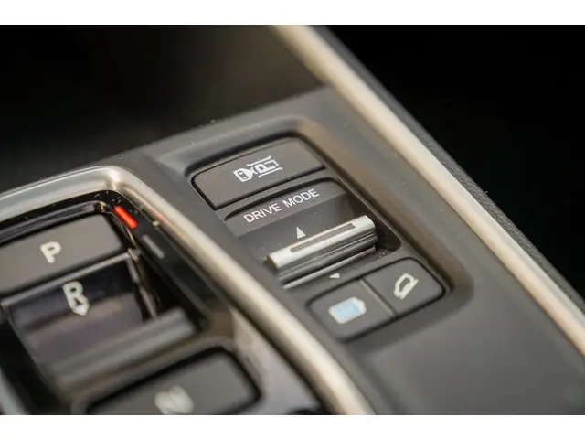 Honda CR-V 2.0i e:PHEV ADVANCE TECH 2025 Hybride Benzine 19