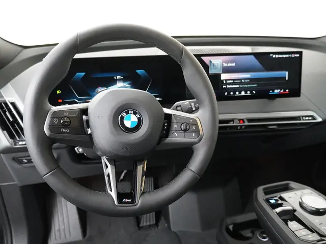 BMW iX 2