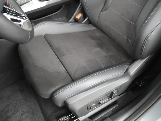 BMW X2 M35i xDrive 2024 Benzine 12