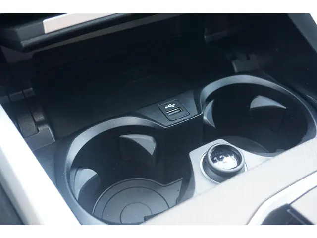 BMW 4 Serie Coupé 420i 2024 Benzine 19