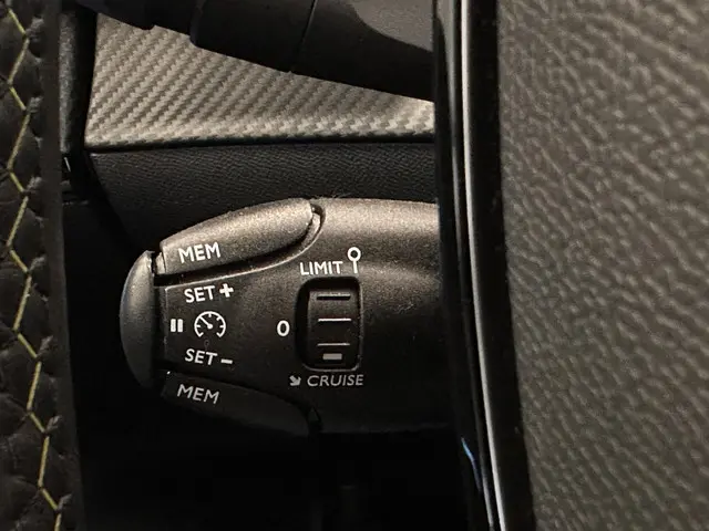 Peugeot 2008 1.2 PureTech 130 GT 2023 Benzine 30