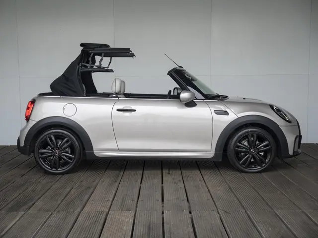 MINI Cooper Cabrio Aut. 2023 Benzine 5
