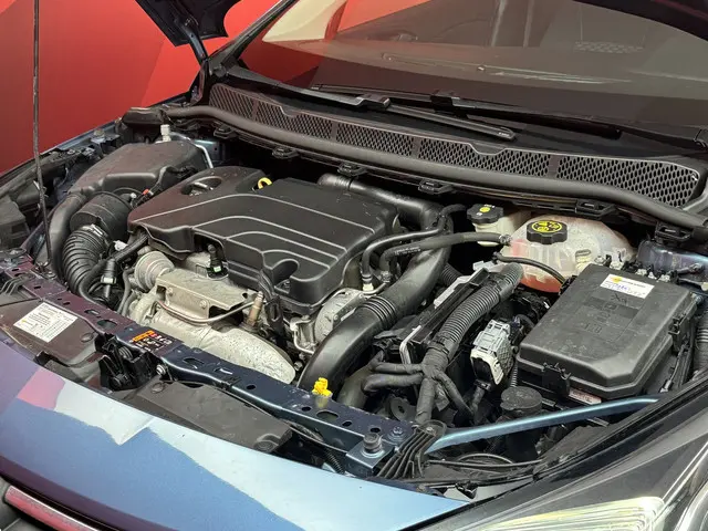 Opel Astra 1.4 Online Edition 2017 Benzine 12