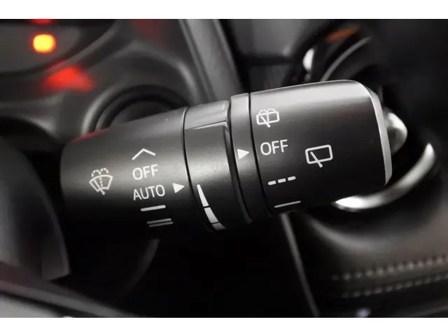 Mazda 2 1.5 90pk Sports-line 2017 Benzine 17