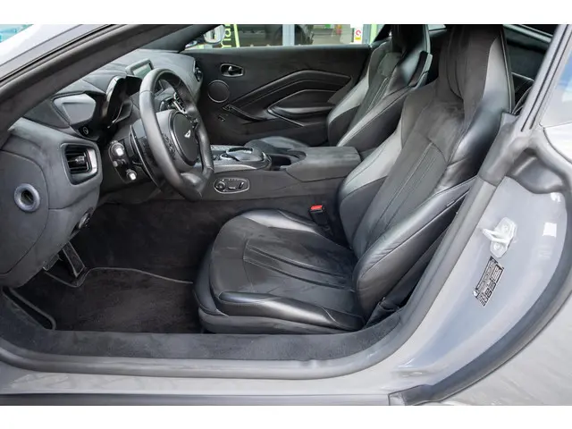 Aston Martin V8 Vantage 4.0 2018 Benzine 12