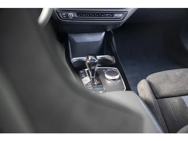BMW 1 Serie 5-deurs 118i 2024 Benzine 43