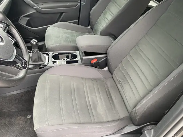 Volkswagen Touran 1.2 TSI Highline 7p 2018 Benzine 16