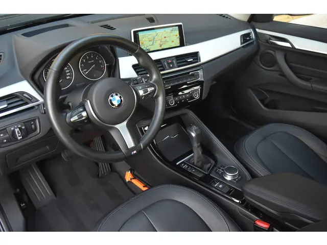 BMW X1 sDrive20i High Executive 2017 Benzine 21