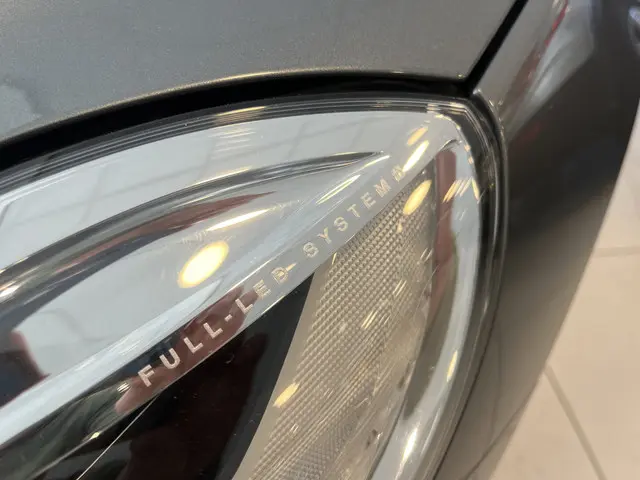 Volvo V40 T3 Polar+ Sport Automaat 2019 Benzine 36