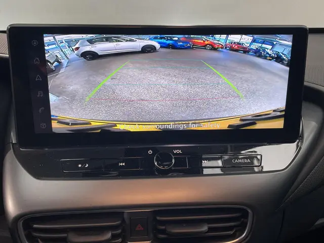 Nissan Juke 1.6 Hybrid N-Connecta 2024 Hybride Benzine 12