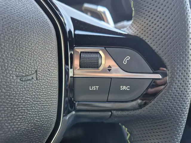 Peugeot 2008 1.2 Hybrid 145 GT 2025 Hybride Benzine 16