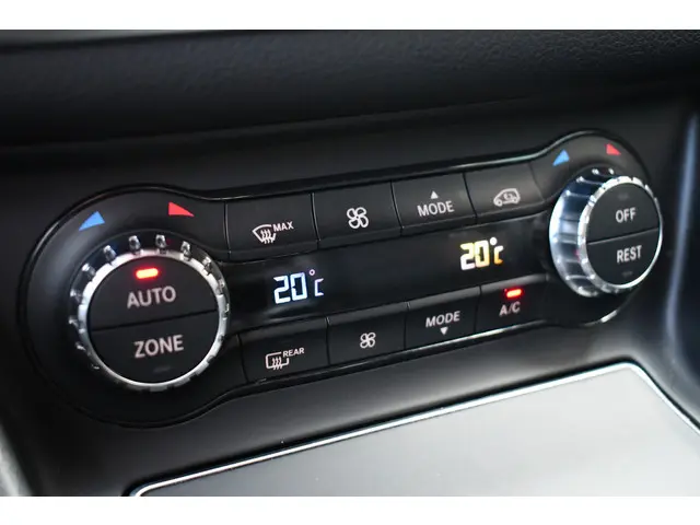Mercedes-Benz GLA 180 AMG Night 2019 Benzine 18