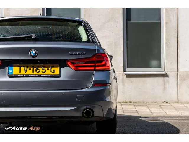 BMW 5 Serie Touring 520d xDrive Executive 2018 Diesel 17