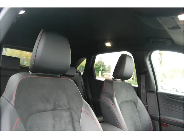 Ford Kuga 2.5 PHEV ST-Line X 2022 Hybride Benzine 37