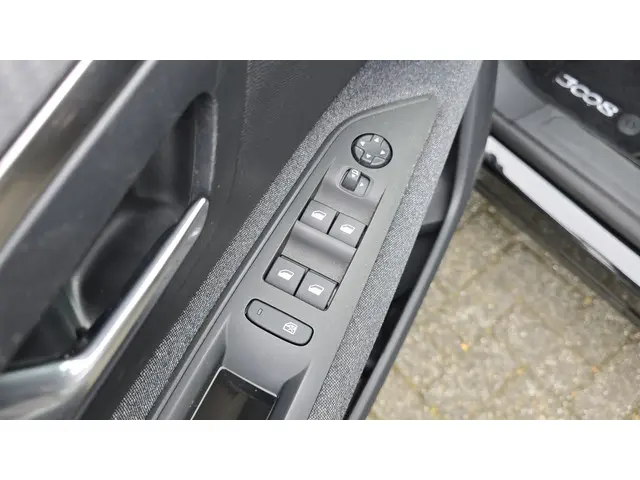 Peugeot 3008 1.2 PureTech Active 2018 Benzine 13