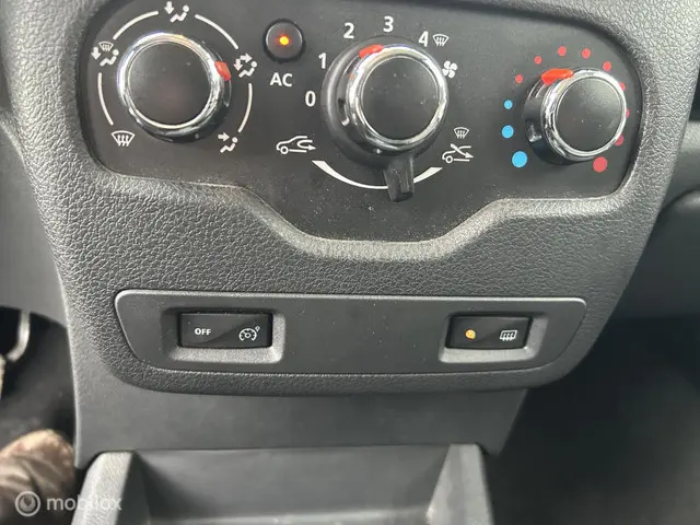 Dacia Lodgy 1.2 TCe Lauréate 5p. * AIRCO * 2014 Benzine 10