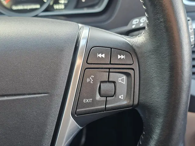 Volvo V40 Cross Country 2.0 D4 Summum 2016 Diesel 15