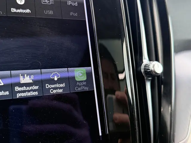 Volvo V60 2.0 B4 Momentum Business 2021 Benzine 38