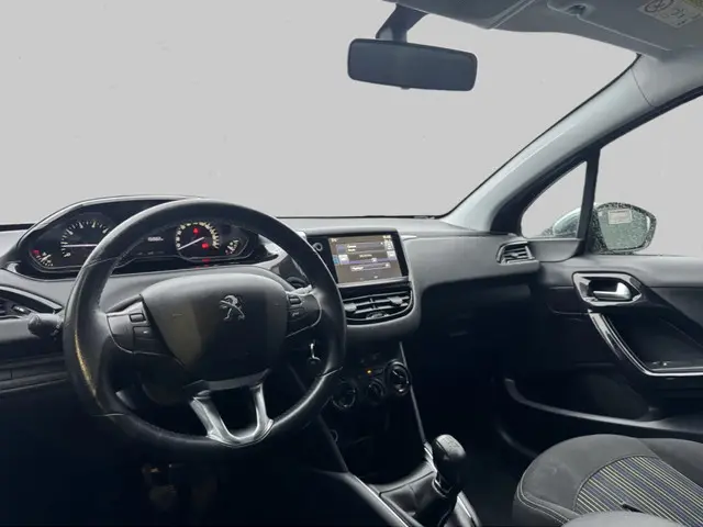Peugeot 208 1.2 PureTech Urban Soul 2015 Benzine 9