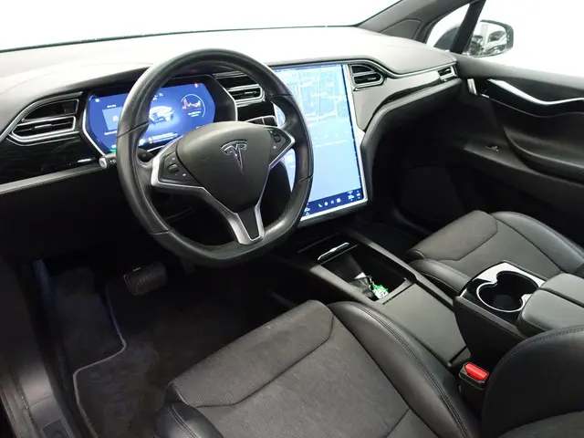 Tesla Model X 90D Base 2017 Elektrisch 2