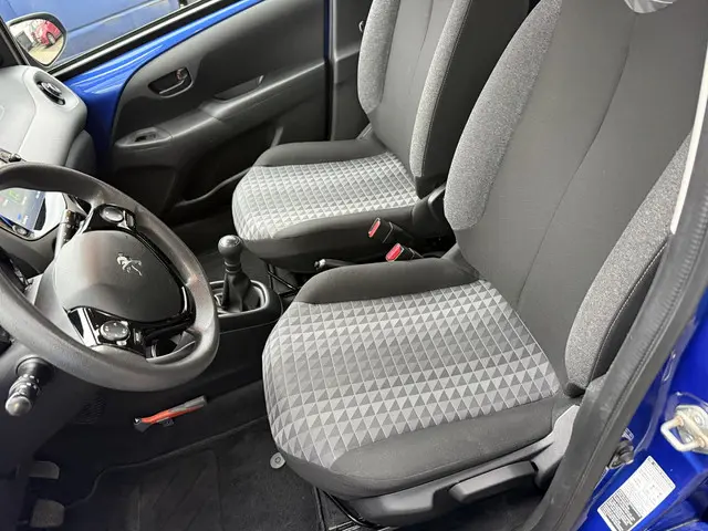 Peugeot 108 1.0 e-VTi Active 2020 Benzine 12