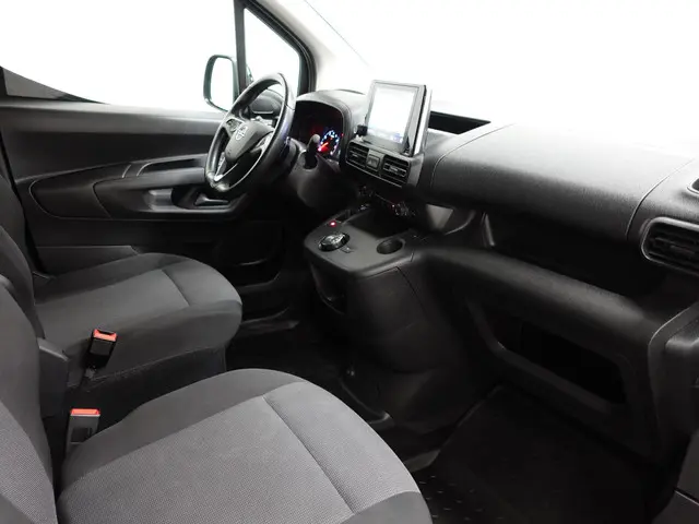 Opel Combo 130pk Automaat L2H1 Edition 2022 Diesel 40