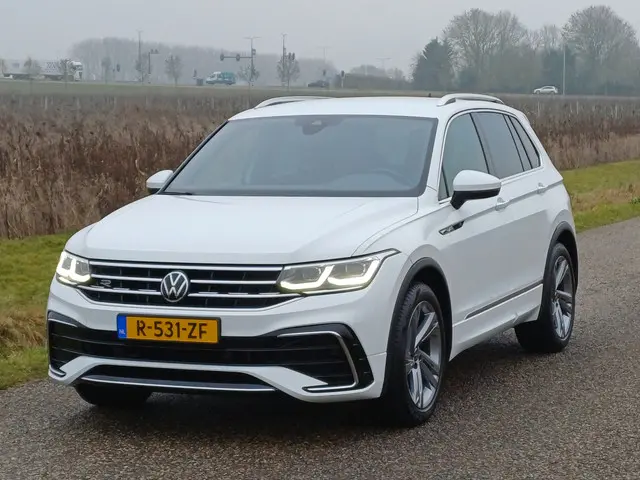 Volkswagen Tiguan 1.5 TSI R-Line Business+ 2023 Benzine 3