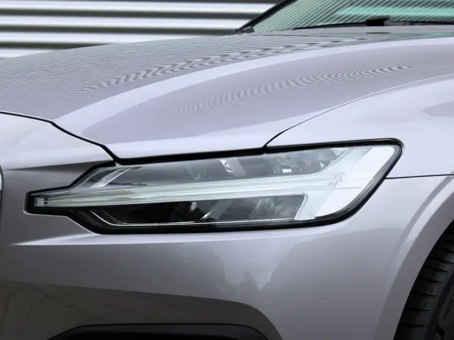 Volvo V60 2.0 B4 Essential Bright 2025 Benzine 5