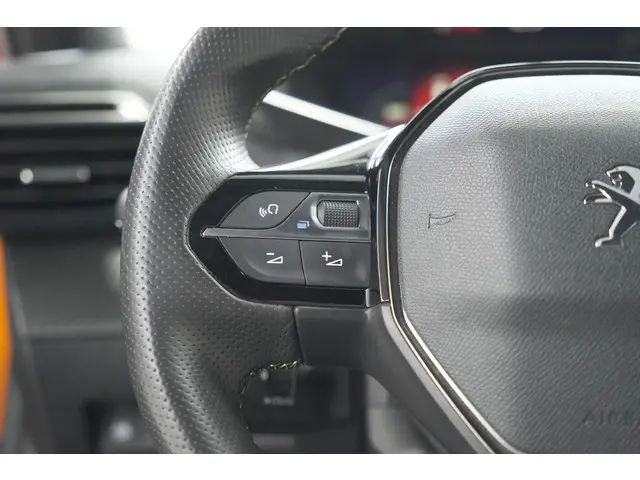 Peugeot 2008 PureTech 130 GT Pack 2022 Benzine 32