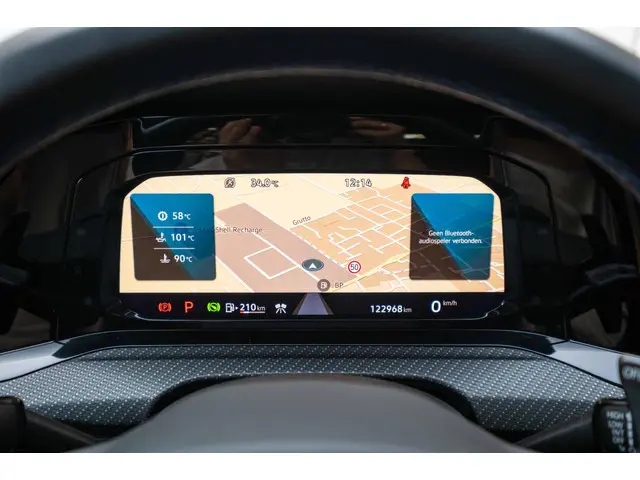 Volkswagen Golf Variant R | 322 PK | 2023 Benzine 37