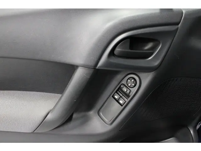 Citroën C3 1.0 PureTech Attraction 2015 Benzine 21